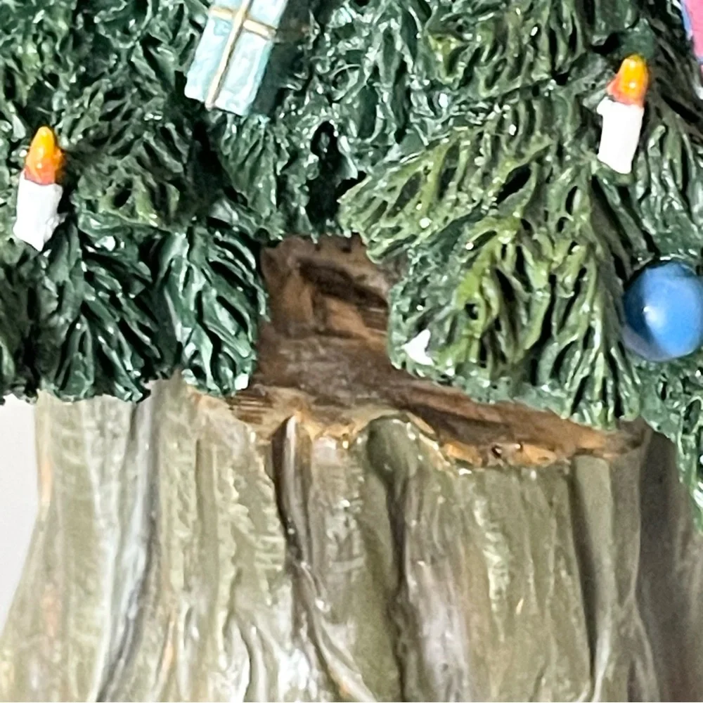 Small Holiday Tree by Pipka